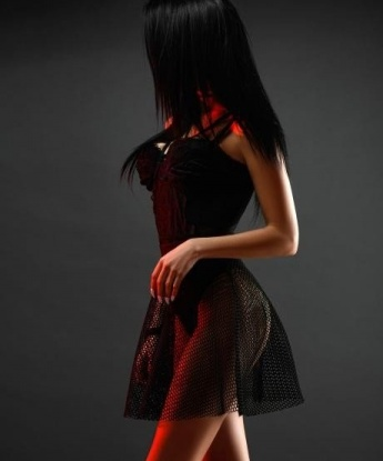 Очаровательная дама с неугомонным характером приглашает в гости насладиться яркими моментами страсти и удовольствия. Все твои желания станут реальностью. Обещаю, ты останешься в восторге от нашей встречи. Жду звонка! 5456, 21 год